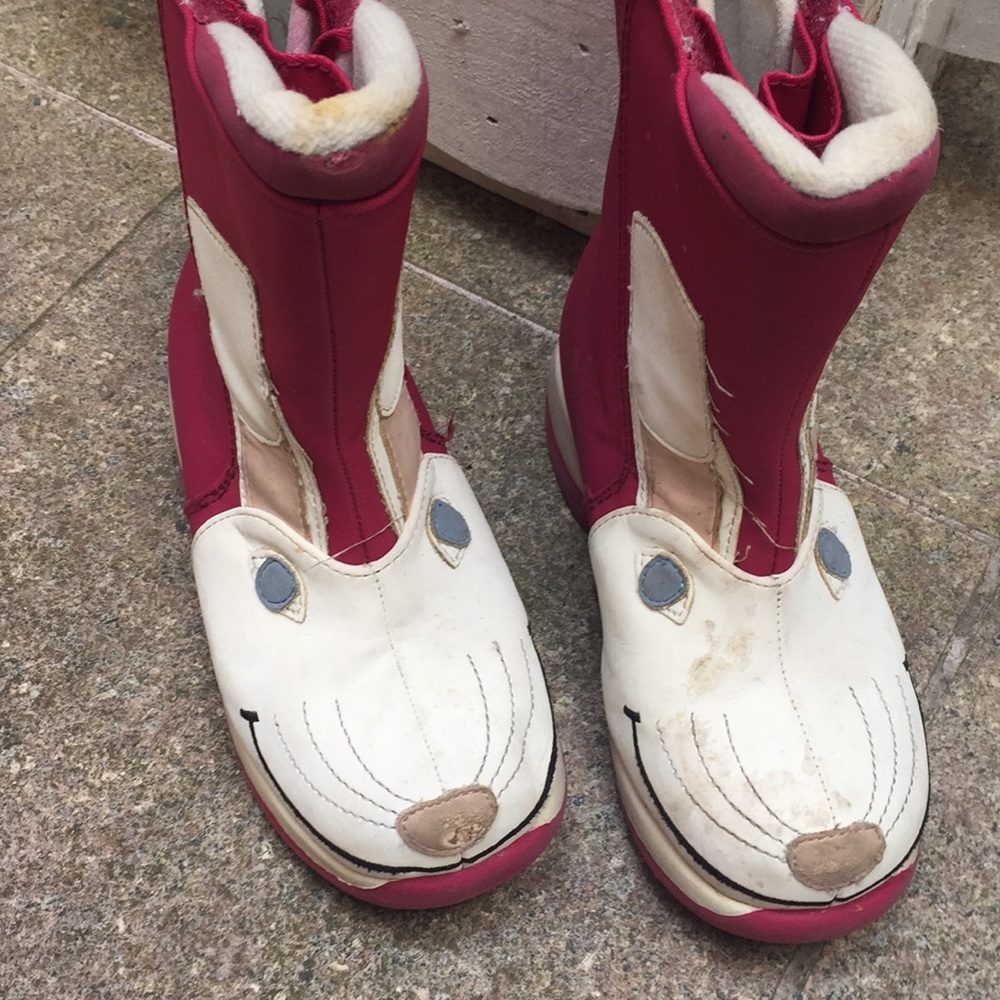 Snow boots